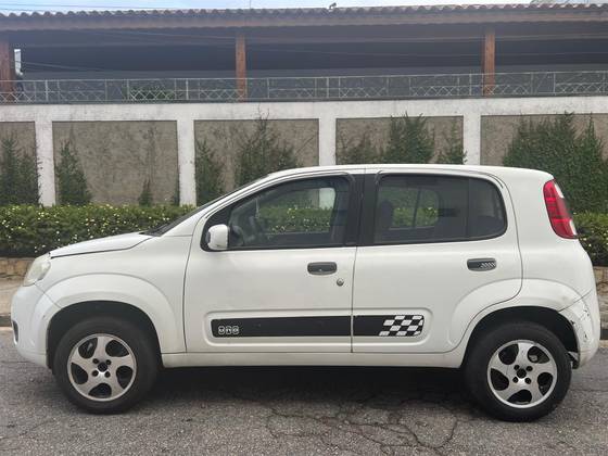 FIAT UNO 1.0 EVO VIVACE 8V FLEX 4P MANUAL FIAT UNO 1.0 EVO VIVACE 8V FLEX 4P MANUAL